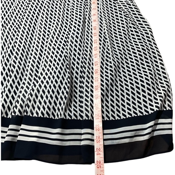TALBOTS Chiffon Fully Lined Boxy Pleat Skirt Side Zipper Geometric Print US Sz 4 - Picture 6 of 8